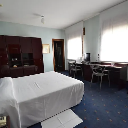 Ca' Del Galletto Centro Congressi Hotel 4*